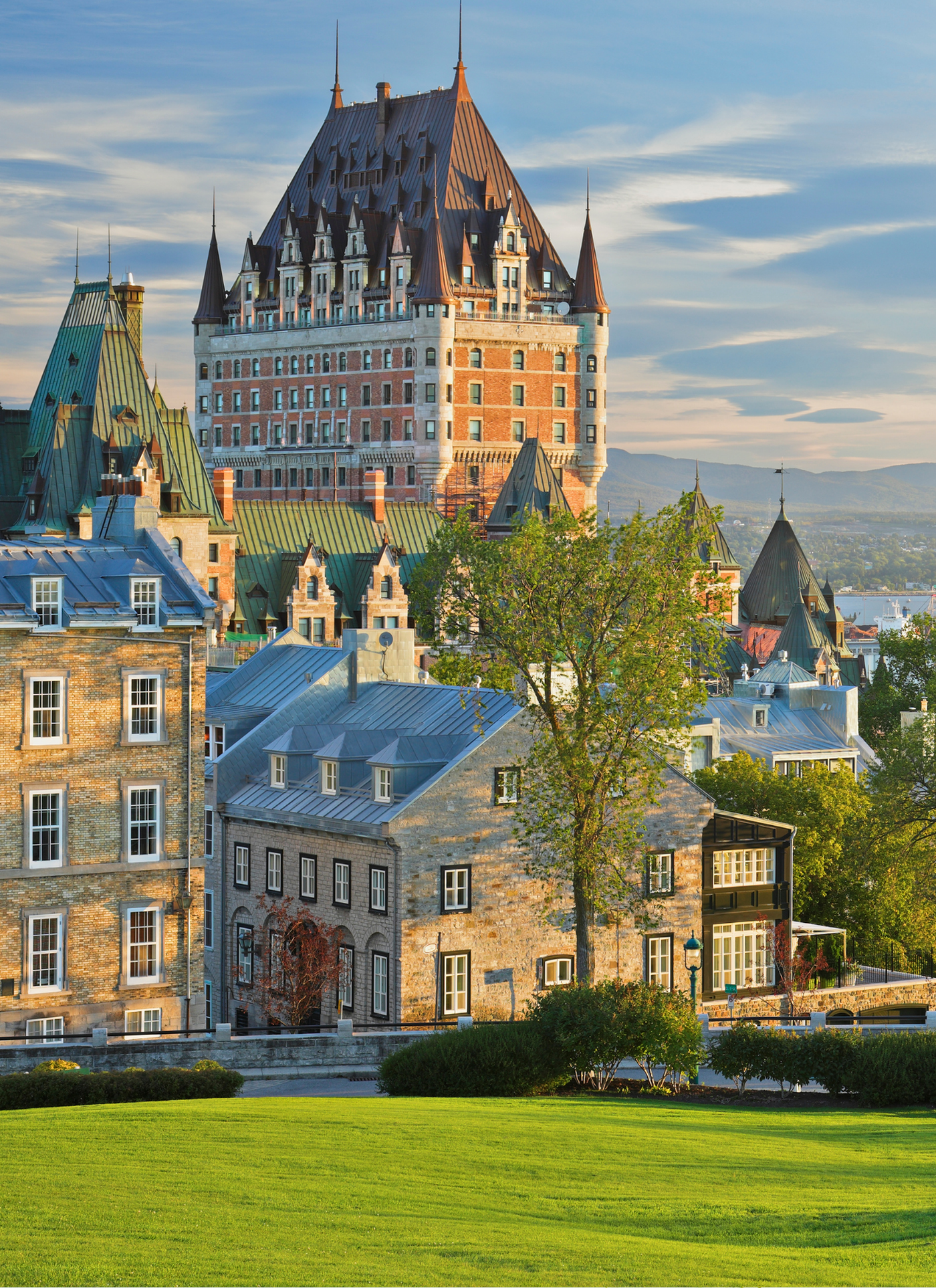 Château Frontenac in Quebec – Premium Paint by Numbers Kit